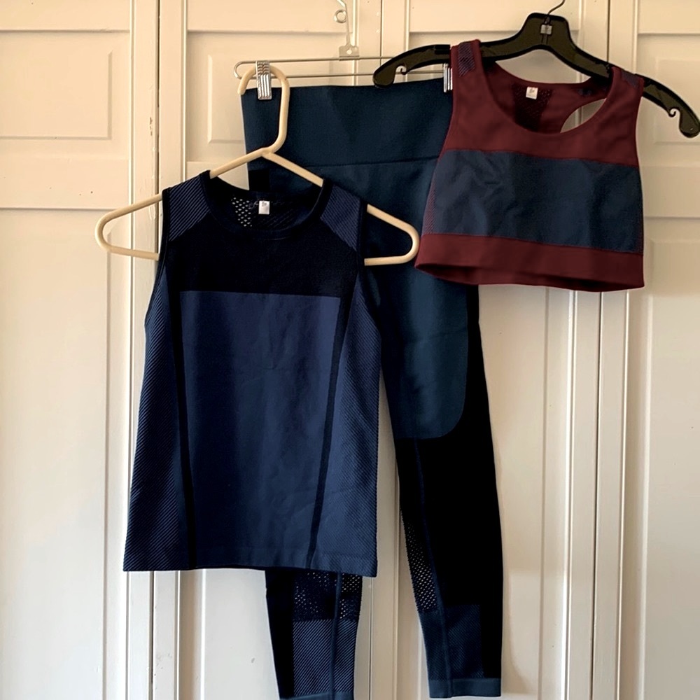 TARGET 3 PIECE MATCHING WORKOUT LEGGINGS, TANK TOP AND SPORTS BRA - SMALL